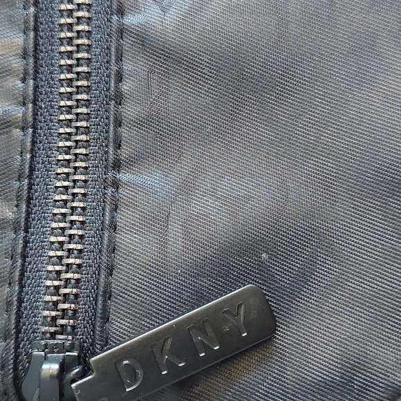 DkNY - Picture 2 of 3